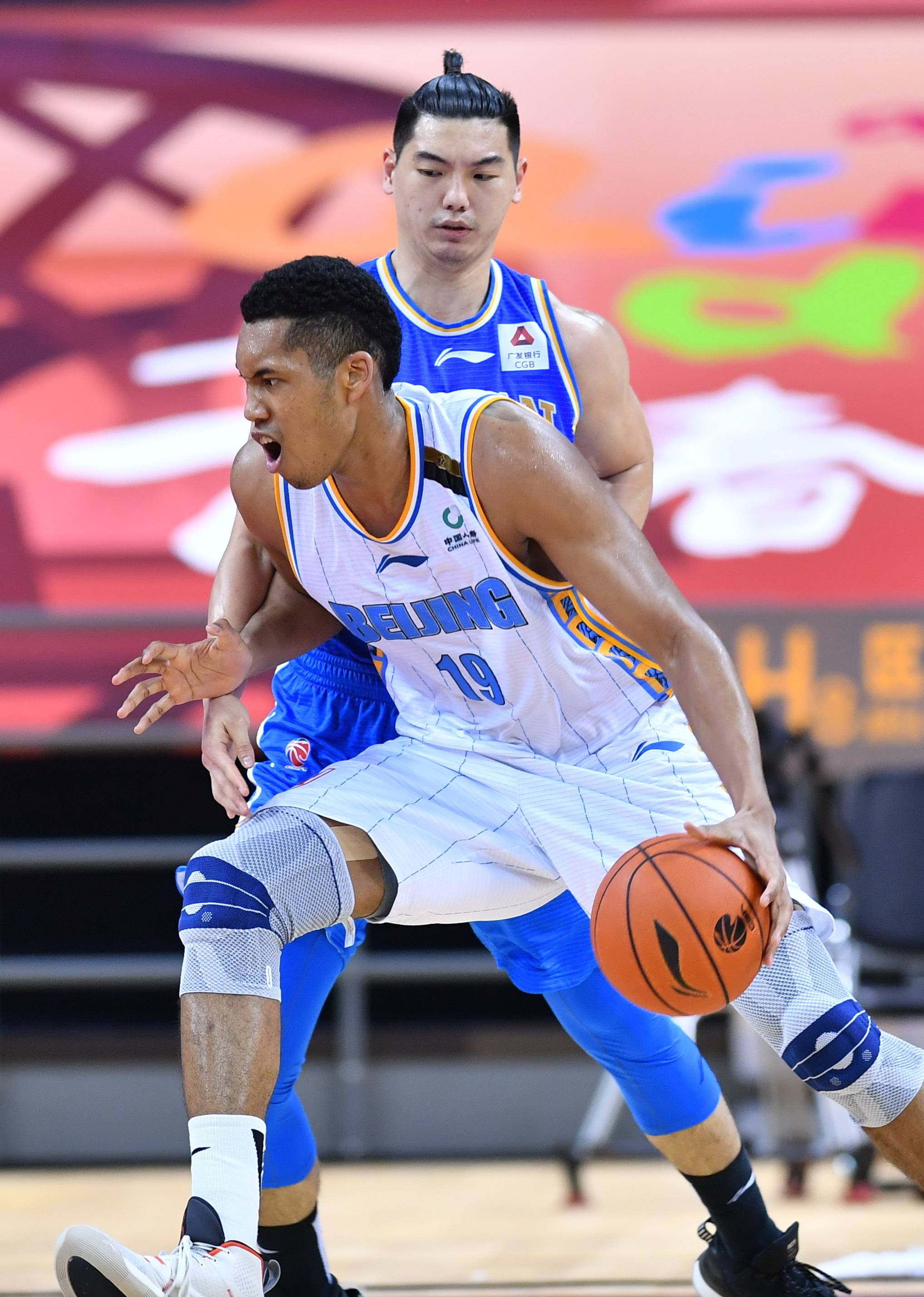 中国队以高 中国队以高