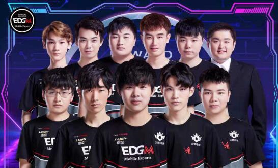 杯的激烈竞 杯的激烈竞