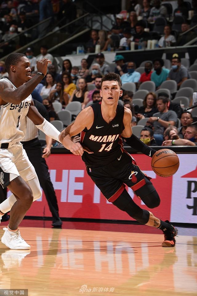 全队名列前 全队名列前